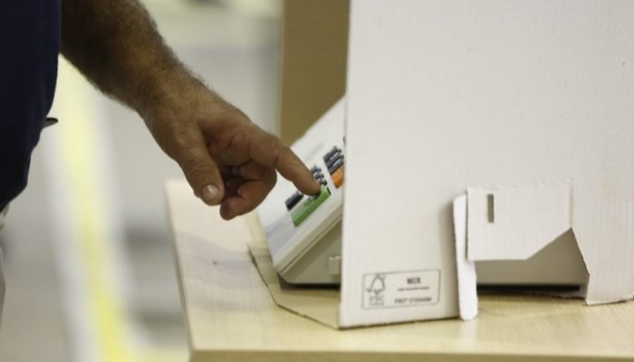 Eleições 2024: votação em Benfica, Zona Norte do Rio — Foto: Custodio Coimbra/30-10-2022