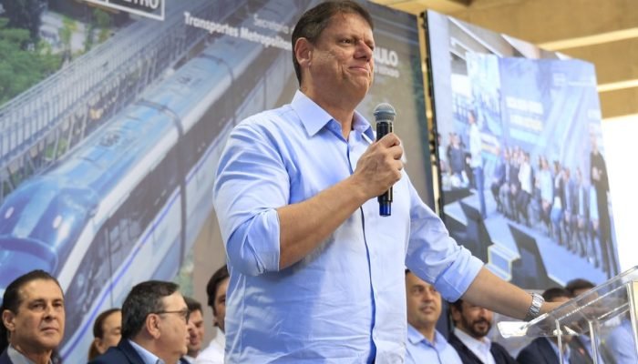 O governador Tarcísio de Freitas (Republicanos) durante entrega da estação Washington Luís, d...