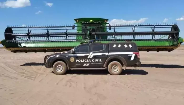 Maquinas-agricolas-armas-e-caminhoes-sao-apreendidos-em-operacao-entre-policiais-de-Mato-Grosso-e-Rio-Grande-do-Sul-780x519.jpg