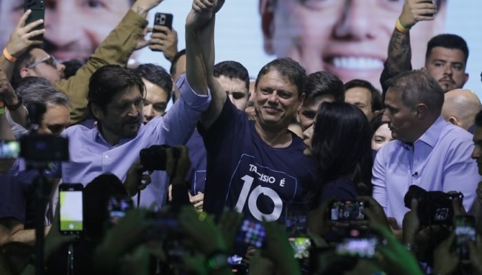 Tarcísio bate recorde de votos em São Paulo — Foto: EDILSON DANTAS / Agencia O Globo