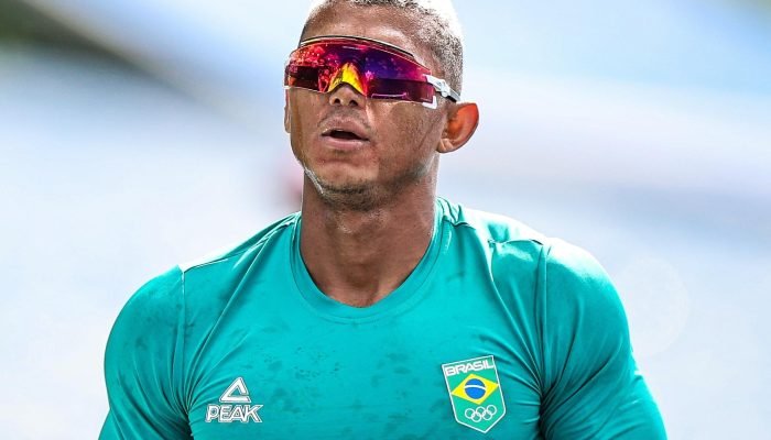 isaquias-queiroz-durante-as-olimpiadas-de-paris-1723028487422_v2_4x3