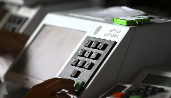 lacracao-urnas-eletronicas_mcamgo_abr_210920221818-11