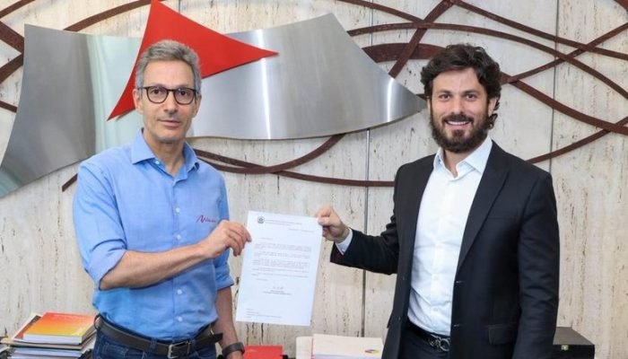 O governador de Minas Gerais, Romeu Zema, e seu candidato ao Senado em 2026, Marcelo Aro — Foto...